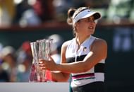 Bianca Andreescu with the 2019 BNP Paribas Open trophy.